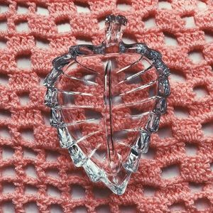 Mini Glass Leaf-Shaped Clear Glass Platen (4 1/2")